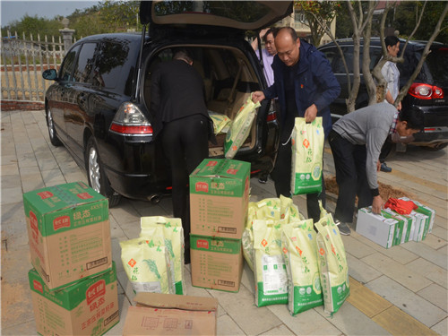 岳陽市龍馬驛站汽車服務(wù)有限公司,汽車銷售,汽車清洗,汽車美容,汽車裝飾,汽車影音